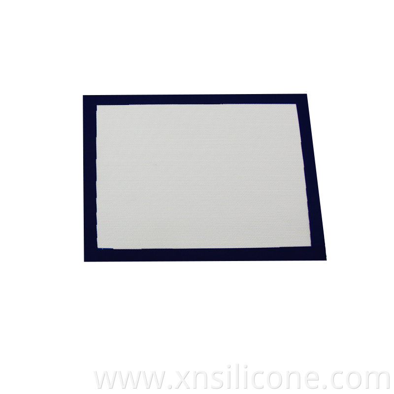 Silicone baking mat